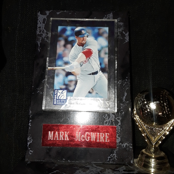 MLB St. Louis Cardinals Mark McGwire Plaque Card - Picture 4 of 13